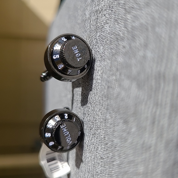 Volume Tone Dial Cufflinks. They spin! - Picture 4 of 5